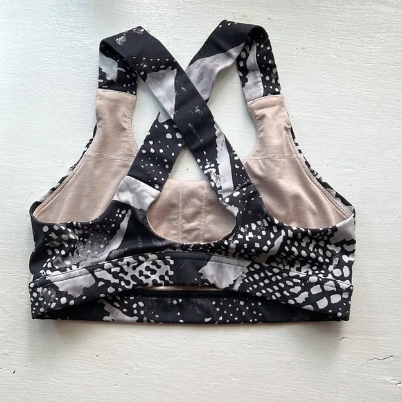 Lululemon bra - Picture 2 of 3